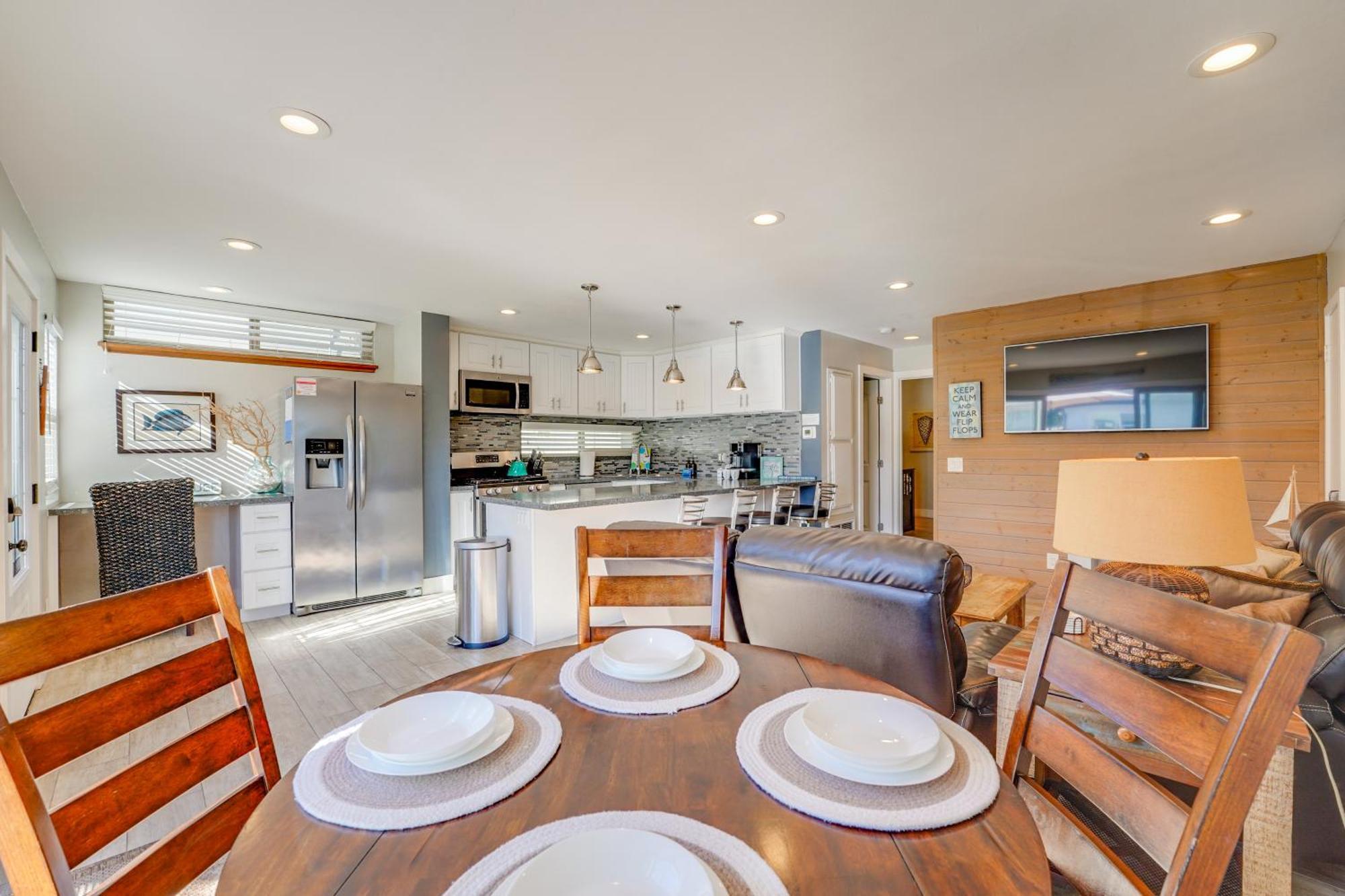 Stunning Beach Home - Large Patio, Parking, Ac & Dog Friendly! 圣地亚哥 外观 照片
